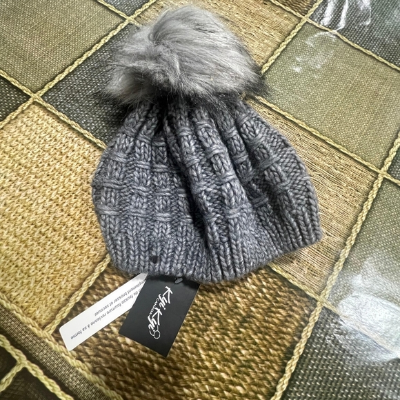 Gray Knit Beret with Pom Pom - Picture 2 of 4
